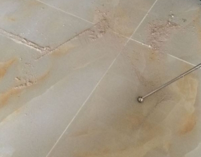 湖滨瓷砖空鼓维修公司分享粘合剂选择不当在瓷砖铺贴过程中可能导致以下问题
