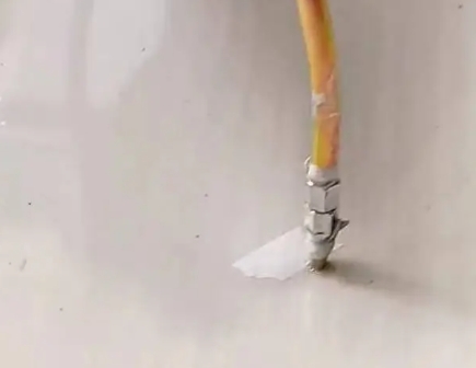 湖滨瓷砖空鼓维修公司专业解答在瓷砖铺贴过程中，如果使用的砂料过粗（如全部使用了粗砂），可能会导致以下问题